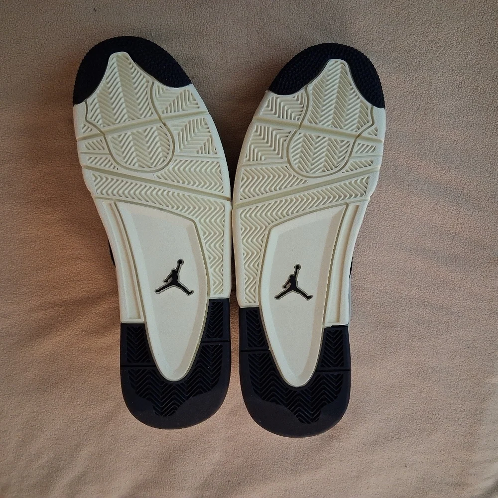 Jordan 4 Rm Black Sail
